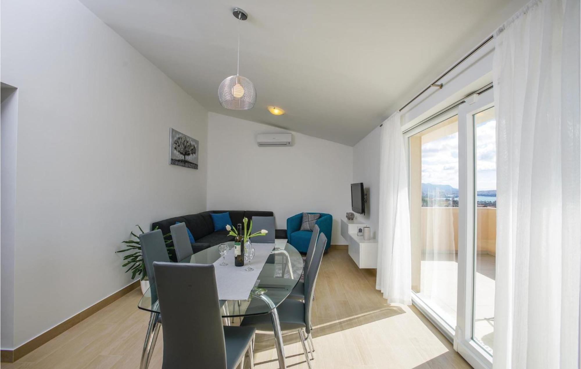 Stunning Apartment In Kastel Gomilica With Wifi Kaštela Εξωτερικό φωτογραφία